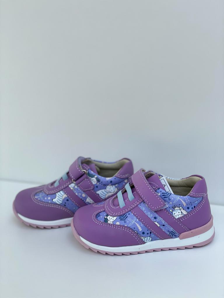 Orthopedic leather shoes for children