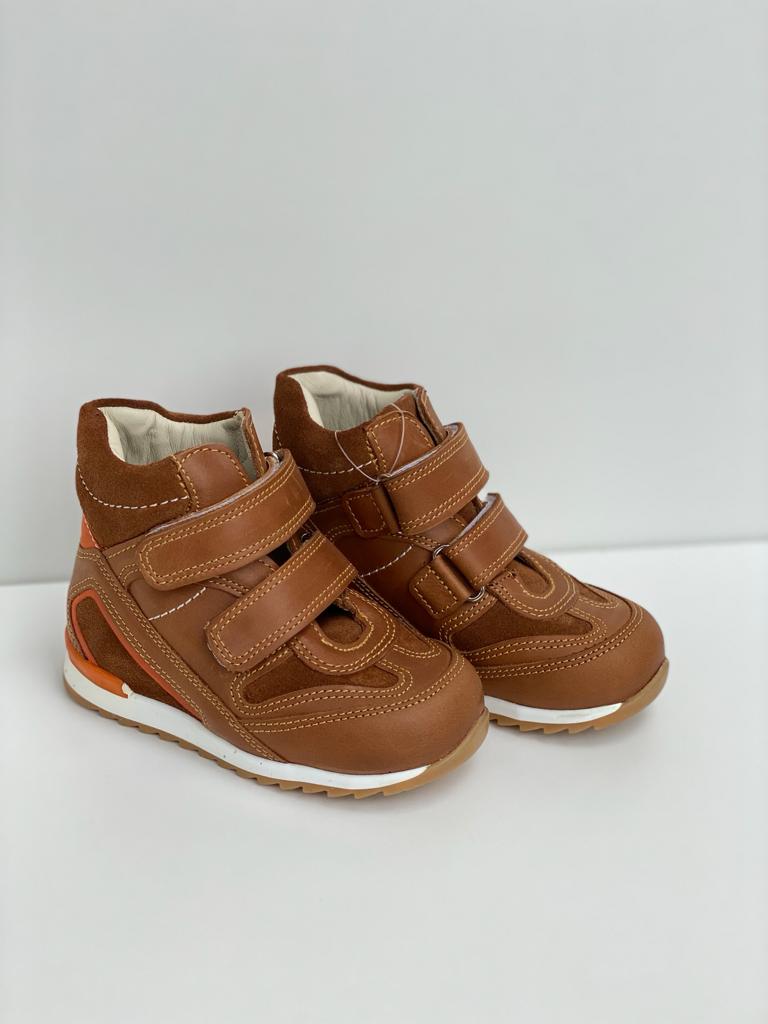 Orthopedic leather shoes for kids