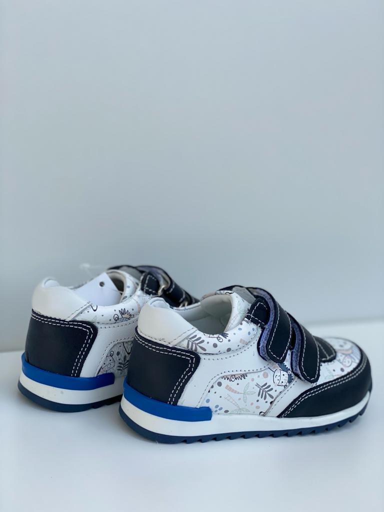 Orthopedic leather shoes for children