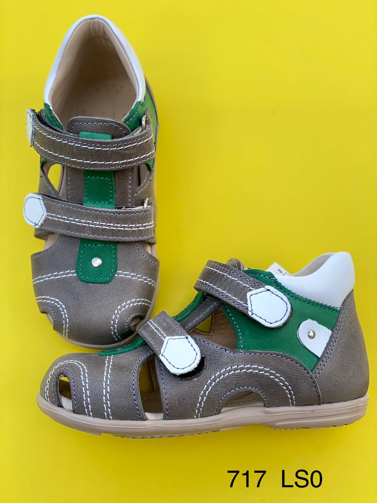 Orthopedic leather shoes for kids