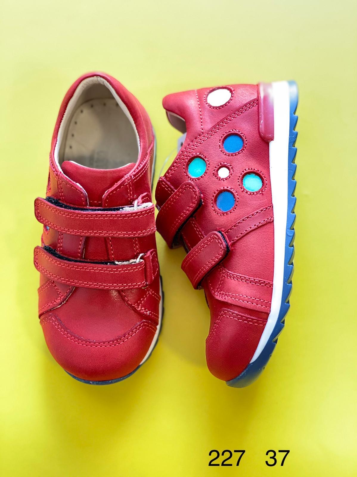 Orthopedic leather shoes for kids